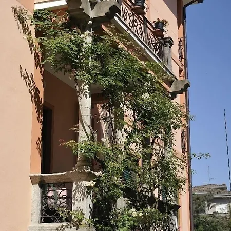 Mon Toc Hotel 2*